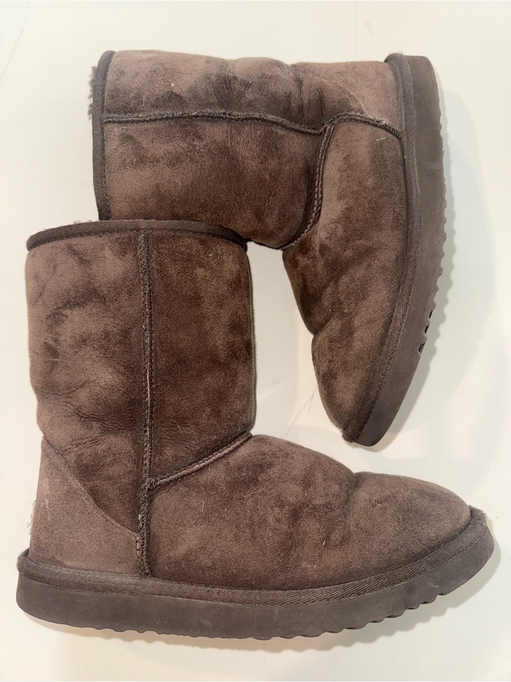 UGG Australia Classic Short Brown Boots Size 8